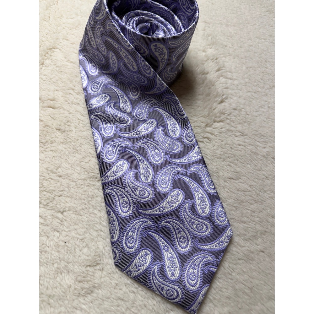 CM Gold Series Mens Tie Purple Lavender Paisley 100% Silk Stain Resistant